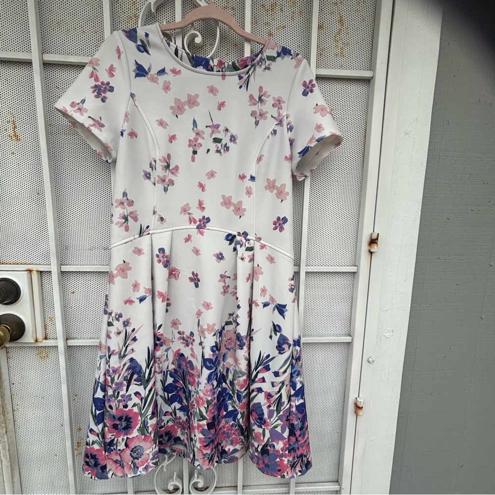 Elle dress L scoop neck short sleeves for & flare knee length